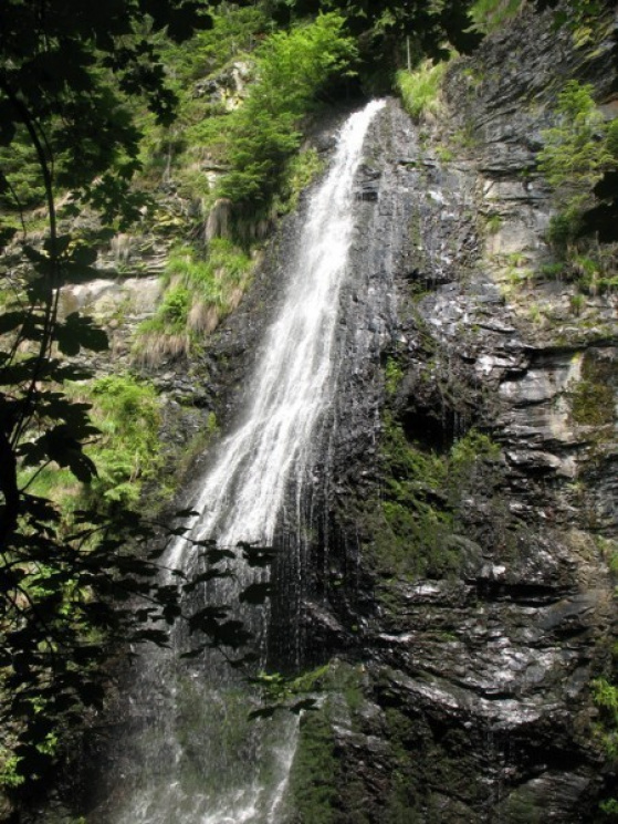 Туристу на замітку: 10 маловідомих водоспадів Карпат фото 1