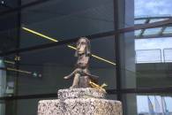 В аеропорту Будапешта відкрили скульптуру, зроблену ужгородським скульптором (ФОТО)