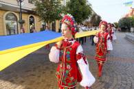 Як Мукачево відзначає головне державне свято (ФОТО)
