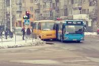 У Франківську зіткнулись два маршрутні автобуси (ФОТО)