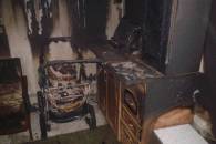 На Харківщині мати та двоє дітей опинилися в охопленому полум'ям будинку (ФОТО)