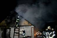В Одесі в приватному житловому секторі сталася масштабна пожежа (ФОТО, ВІДЕО)