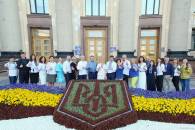 Світлична та працівники Харківської ОДА вбралися у вишиванки (ФОТО)