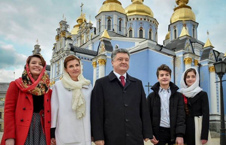 Президент привітав українців з Великодне…