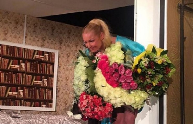 Волочкова дебютувала у ліжку на театраль…