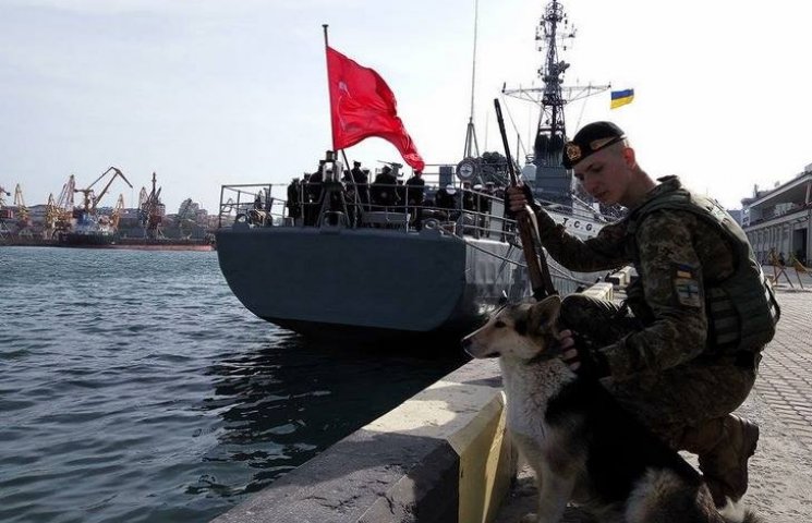 В порт Одессы пожаловали военные корабли…