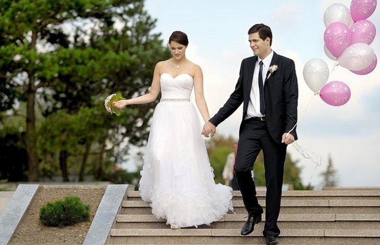 На России у невесты украли свадебное пла…