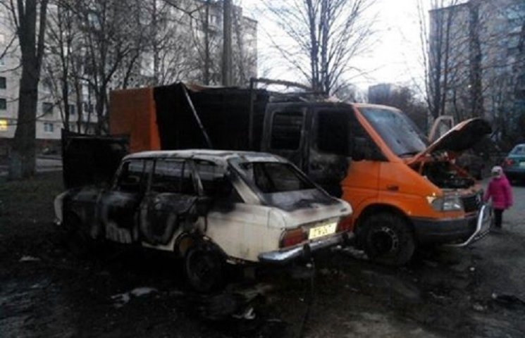 В Тернополі знову горять машини…