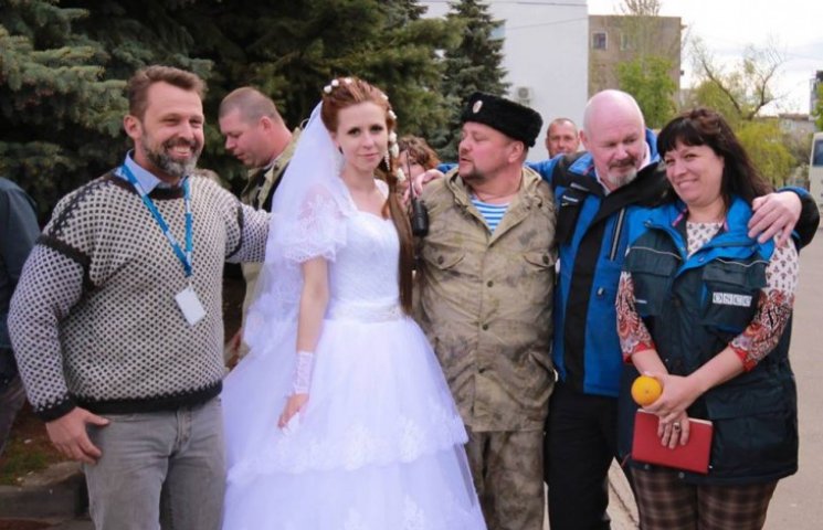 На Луганщині спостерігачі ОБСЄ гуляли на…