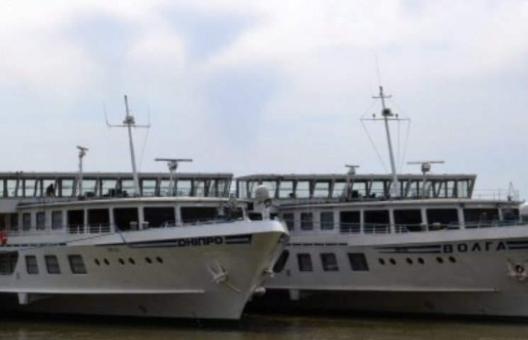 Два судна Дунайського пароплавства стану…