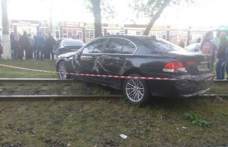 В Одесі п'яна жінка на BMW протаранила 4…