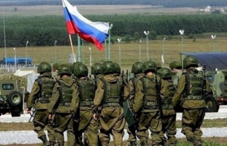 Російські військові у Криму тренуються з…