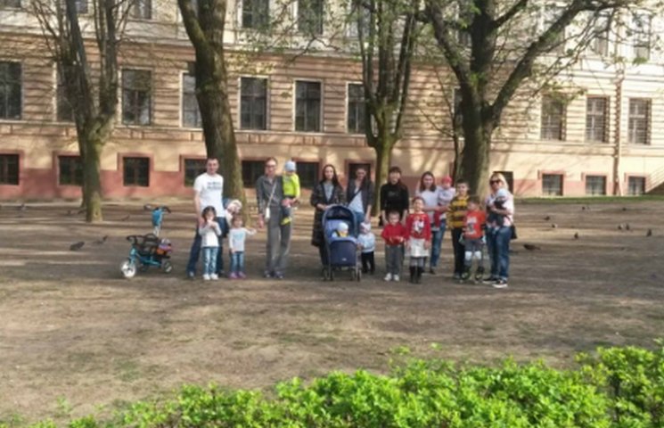 В центре Черновцов нет детских площадок.…