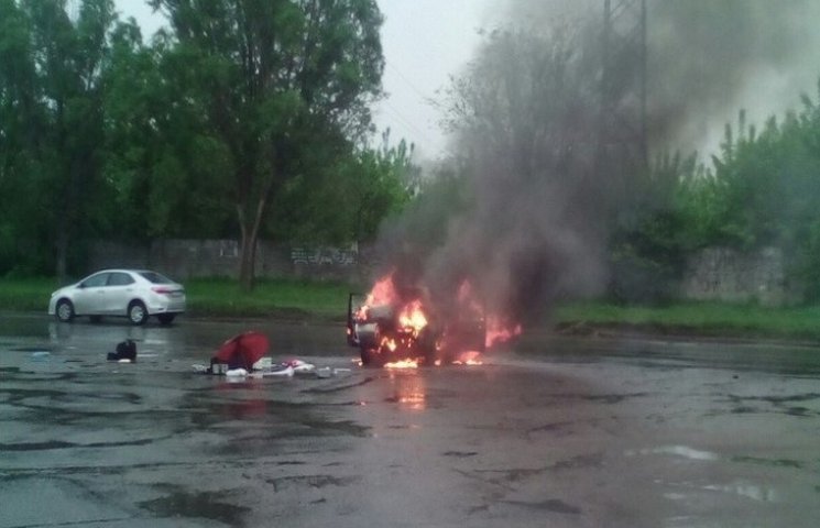 У Дніпропетровську під час руху загоріла…