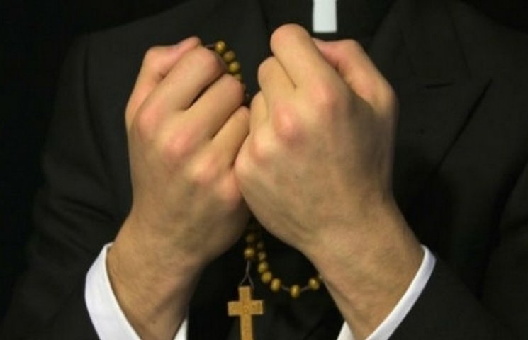 На Львівщині священики закликають не нос…