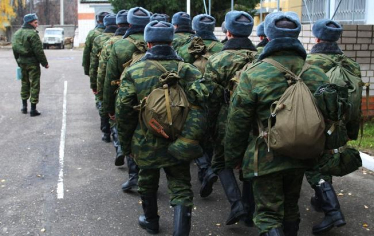 Крымчан призовут в армию России за преде…
