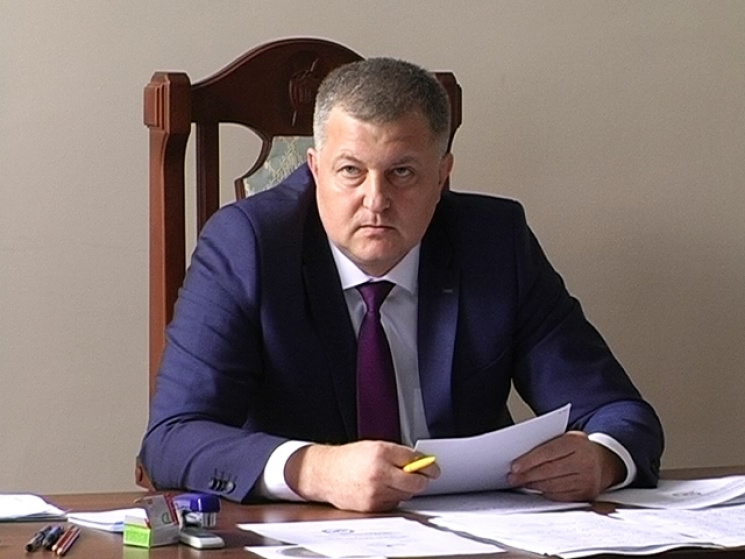 Главный прокурор Прикарпатья живет на од…