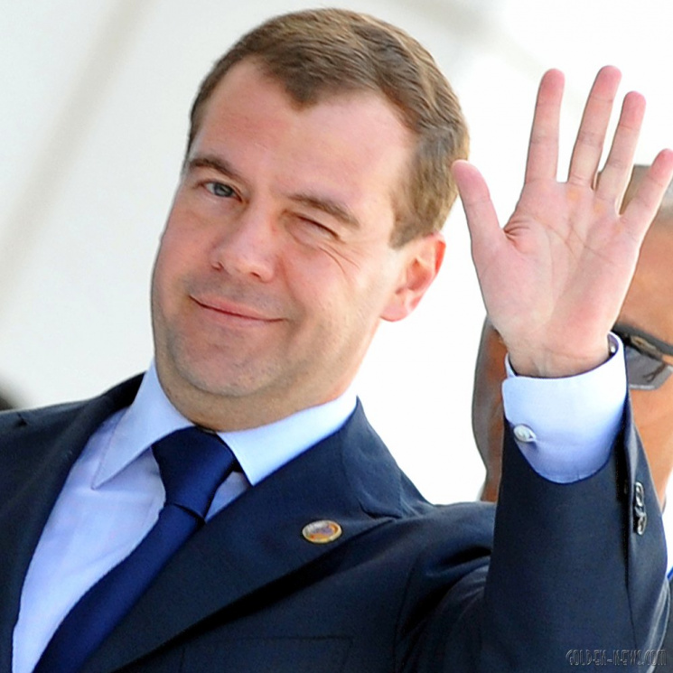 Медведев назвал обвинения ФБК в коррупци…