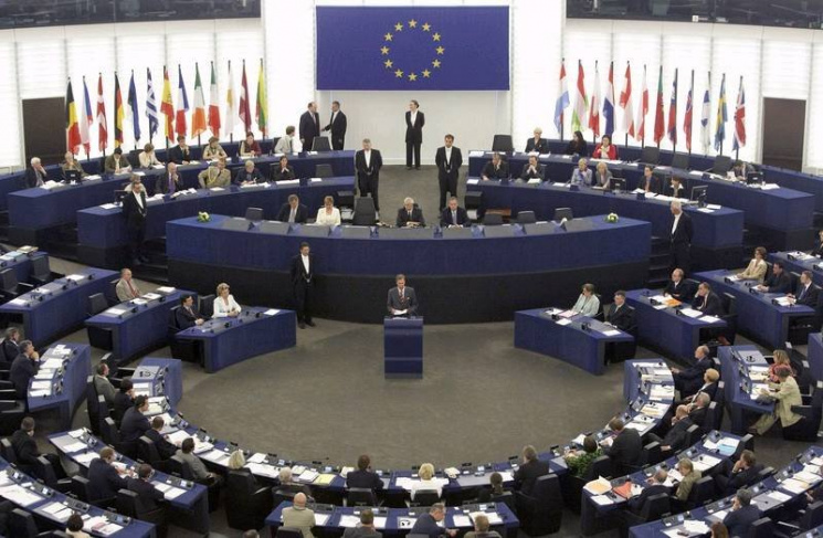 Европарламент сегодня проведет дебаты от…