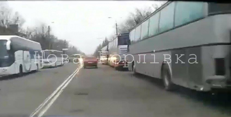 Як "ДНР" звозить чоловіків автобусами пі…