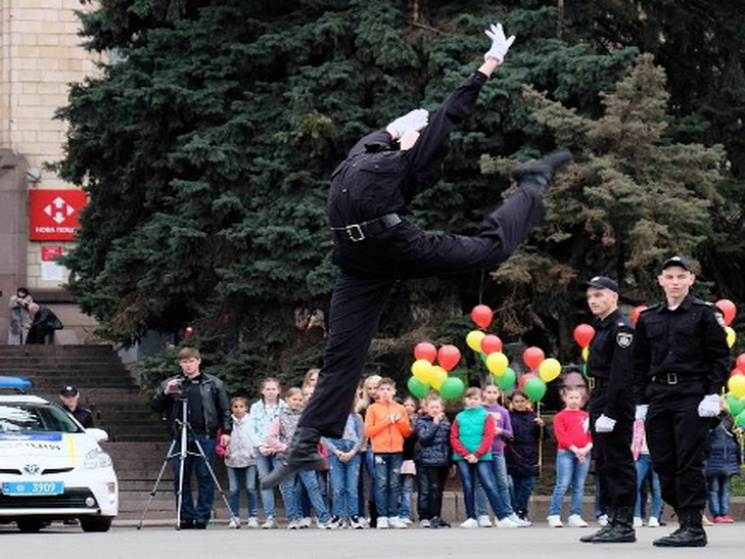 На центральній площі Дніпра танцювали по…