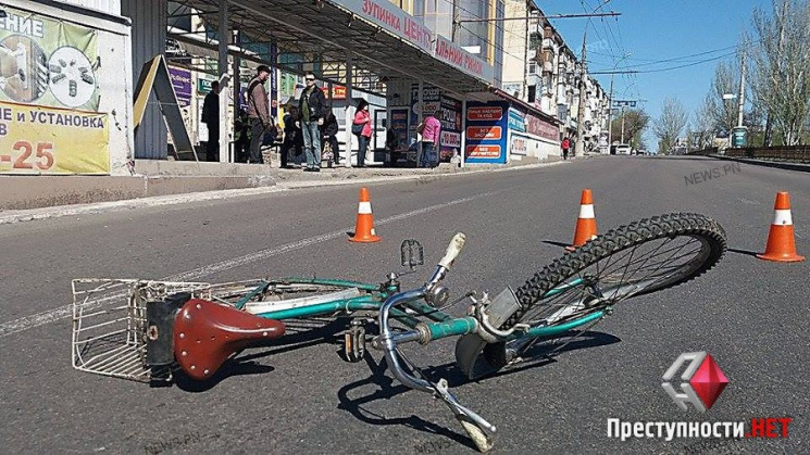 У центрі Миколаєва літній велосипедист п…