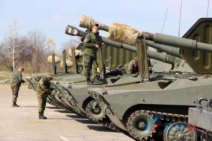 Російські танки і гармати готуються до п…