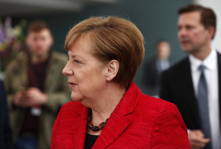 Почему Меркель испугалась наступления Пу…