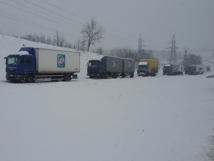 Днипро закрыли для грузового транспорта…