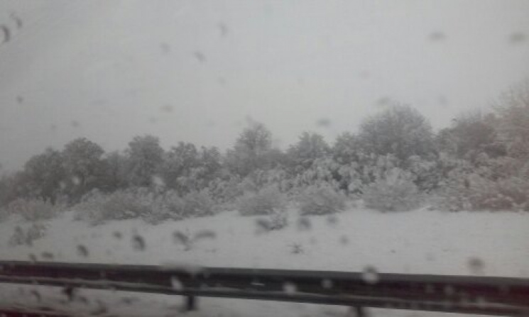 На Одещину у квітні повернулися снігопад…