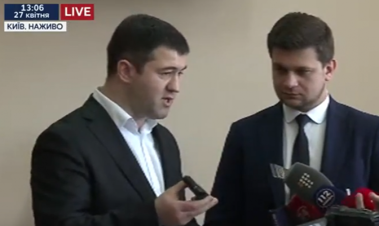 Насиров рассказал журналистам о "браслет…