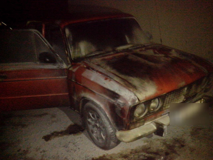 Вночі у Хмельницькому згоріло авто…