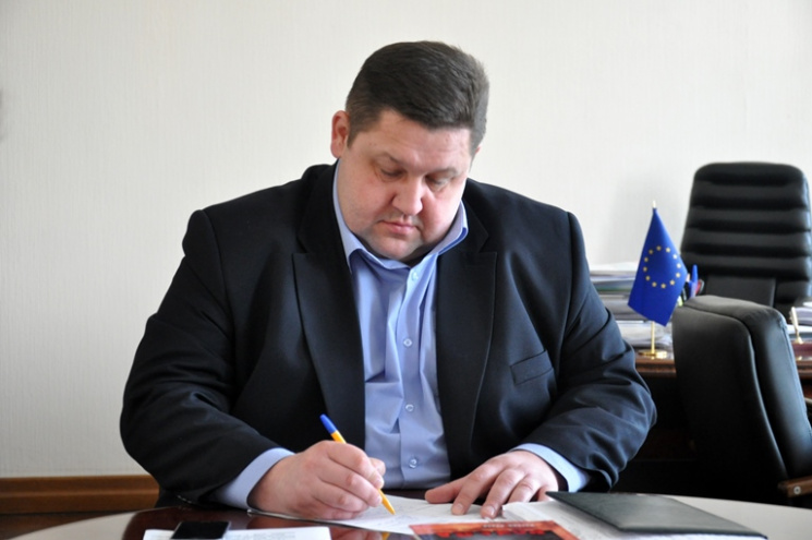 Житомирский губернатор жалуется на мошен…