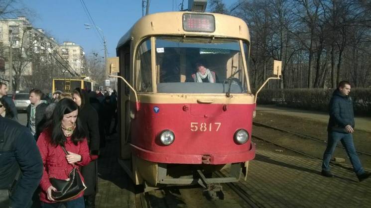 Київ суворий: Як трамваї гниють зсередин…