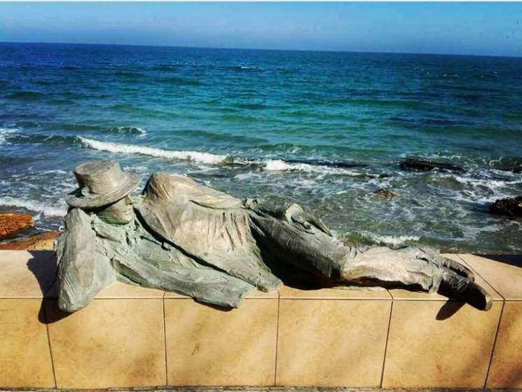 В Одесі на березі моря встановили скульп…