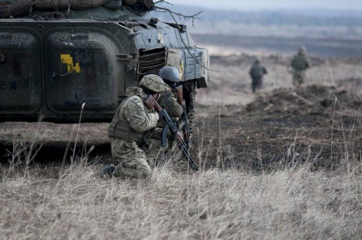 Немає миру на Донбасі: 42 обстріли, двоє…