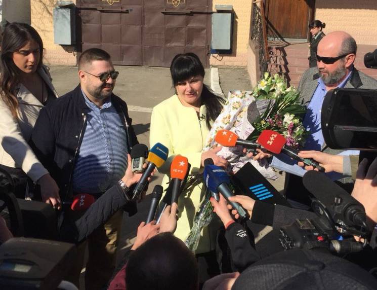 Из колонии в первый раз освободили женщину, осужденную на пожизненное Из колонии в первый раз освободили женщину, осужденную на пожизненное