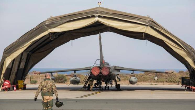 Британские самолеты на Кипре готовы бомб…