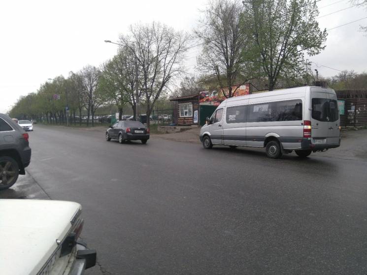 В Запорожье пешеход попал под колеса мар…