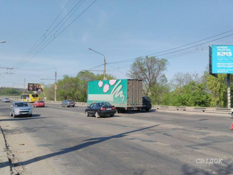 У центрі Миколаєва вантажівка "загубила"…