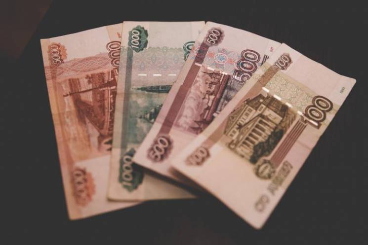 Половина росіян позичає гроші "до заплат…