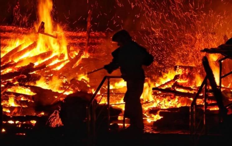 На Тернопільщині підпалили фермерське го…