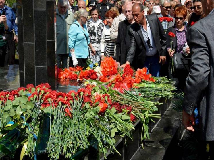 В Одесі поклали квіти біля пам&#039;ятни…