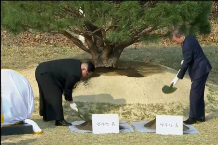 Кім Чен Ин і президент Південної Кореї п…