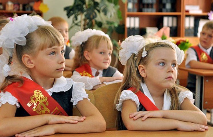 Українські школярі розпочнуть навчальний…