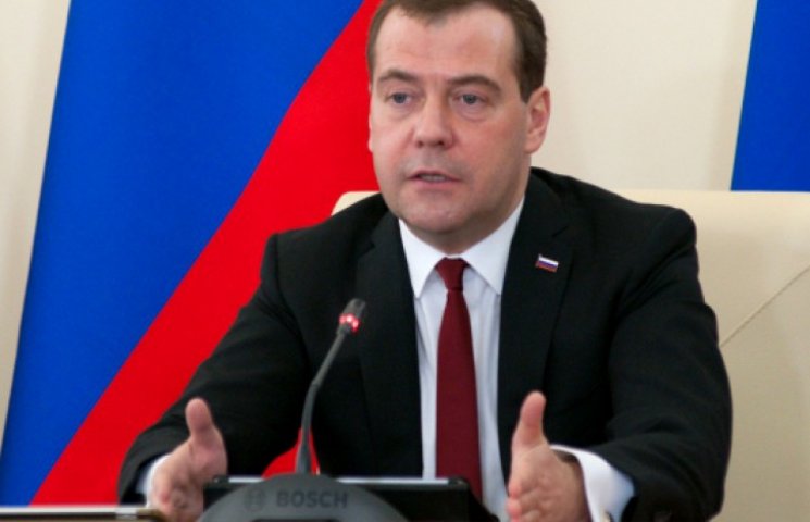 Медведев заговорил о повышении налогов и…