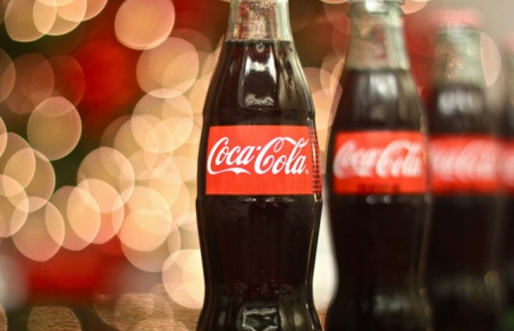 Реклама американської Coca-Cola йде з ро…
