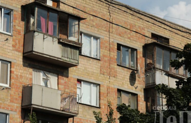 В Киеве пятиэтажка треснула пополам…