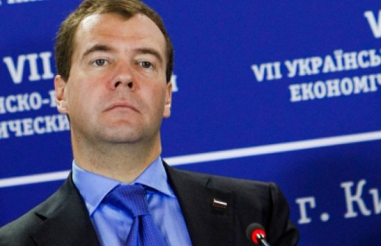 Месть хакеров: Медведев решил стать своб…