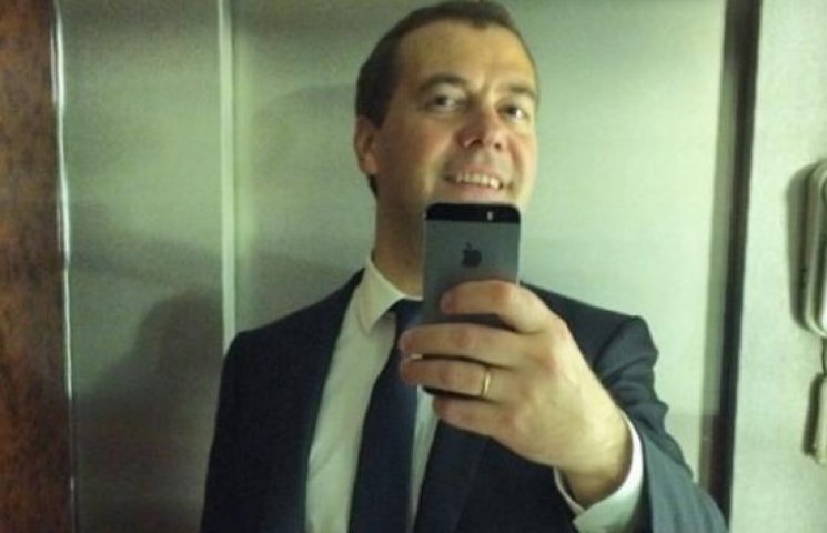 На пути к фотославе: 15 хитов Медведева…